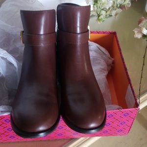 Tory burch boots